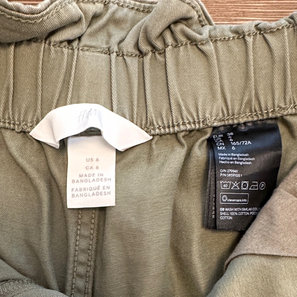 H&M High Waist Women's Shorts - Picture 2 of 4